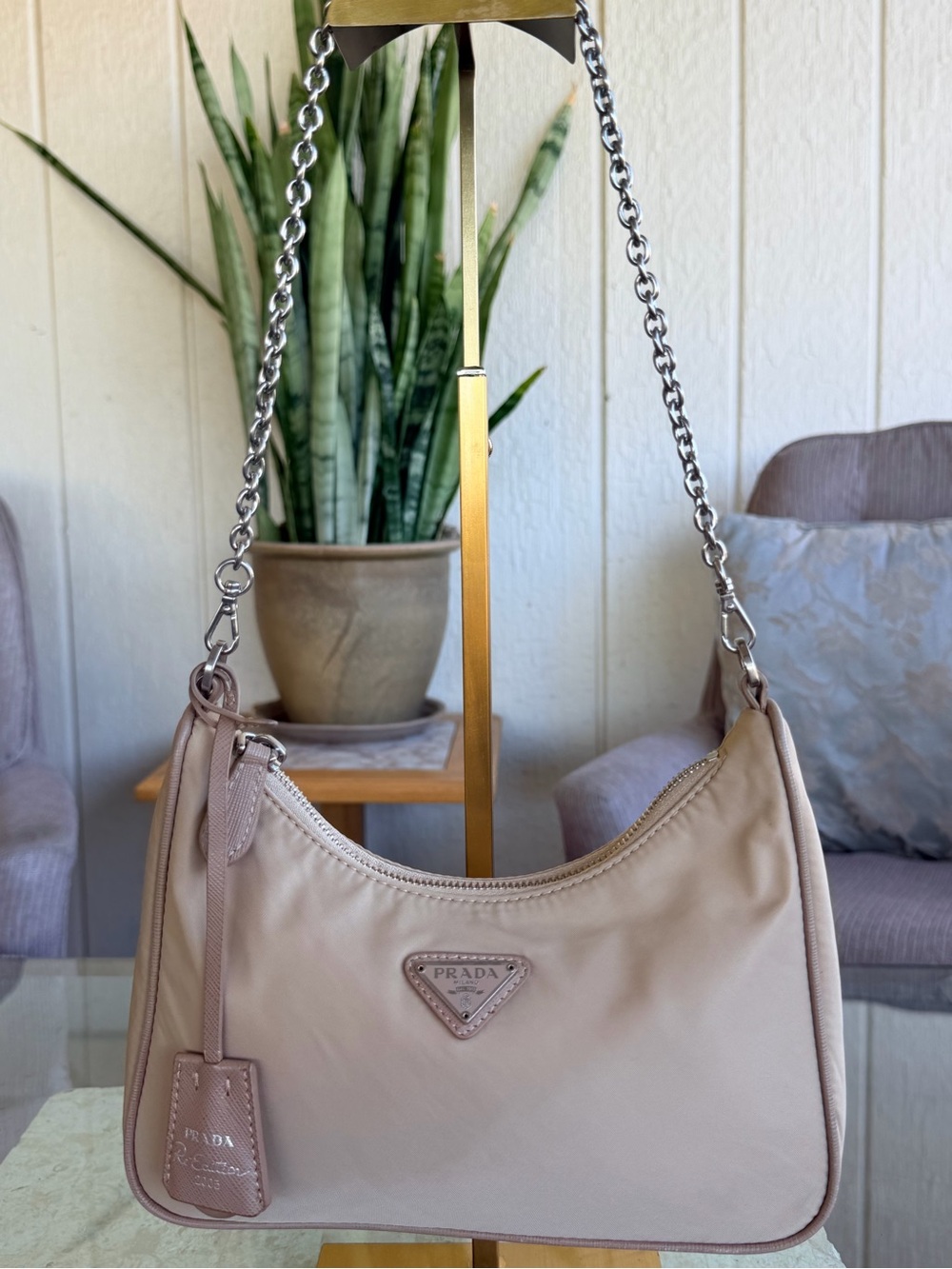 Like 🆕 Prada Re-edition Beige No strap & AirPod case💝💝💝